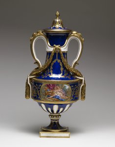 Vase (myklimt porselen med maling og forgylt)